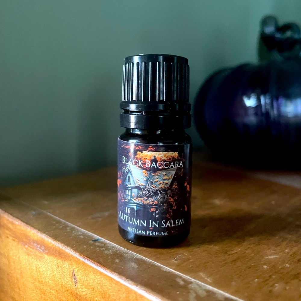 Black baccara autumn in Salem fragrance oil